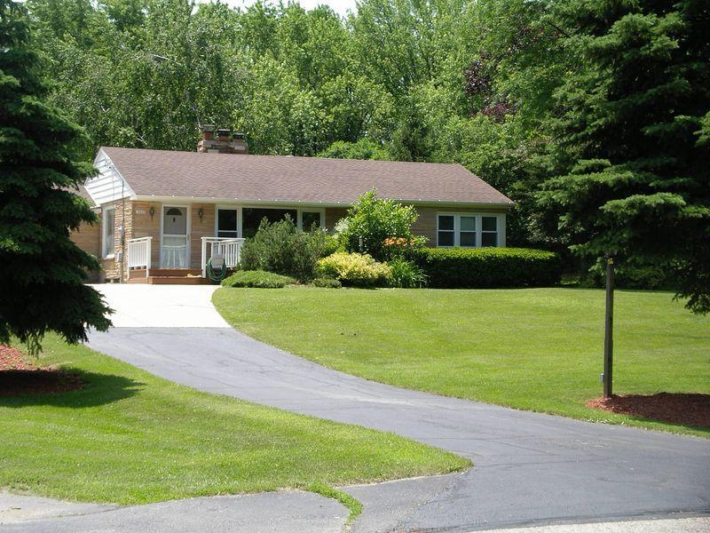 16665 Ridge View Dr., Brookfield, WI 53005