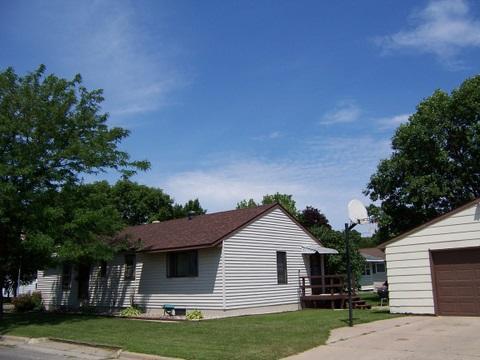 2621 S 14th St., La Crosse, WI 54601