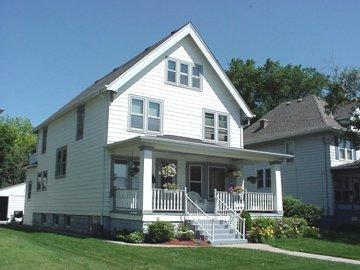 523 N Hartwell Ave., Waukesha, WI 53186