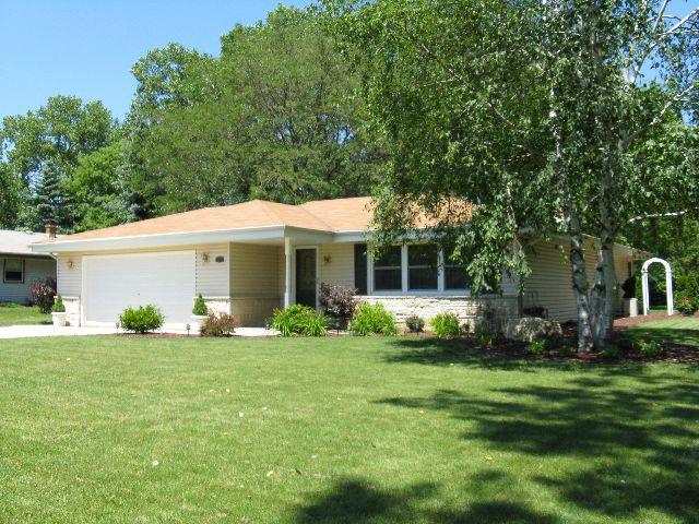 4810 W Edgerton Ave, Greenfield, WI 53220