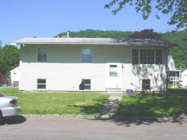 1965 S 28th St, La Crosse, WI 54601