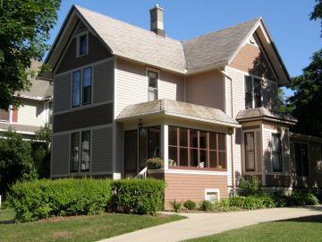 523 Mccall St., Waukesha, WI 53186