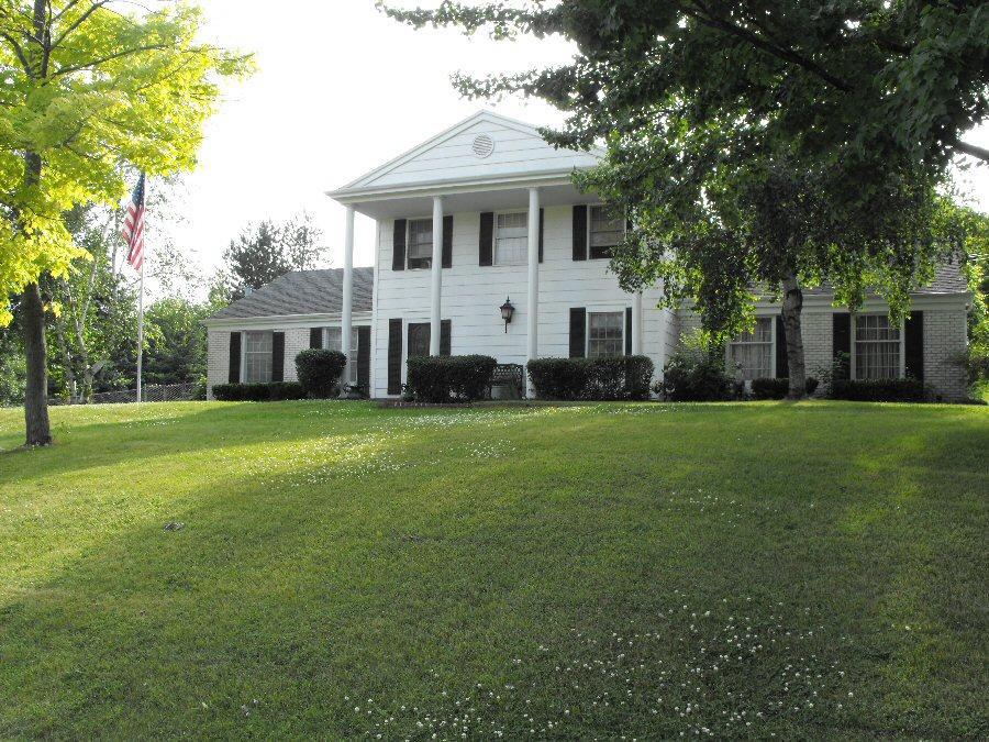 815 Russet Dr., Brookfield, WI 53045