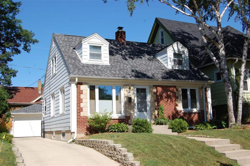 1943 N 81st St, Wauwatosa, WI 53213