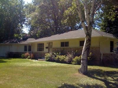5989 N Ames Terr, Glendale, WI 53209
