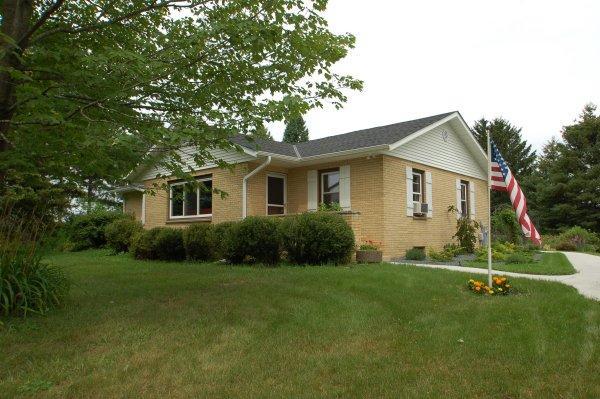 N80W34192 Petersen Rd., Oconomowoc, WI 53066