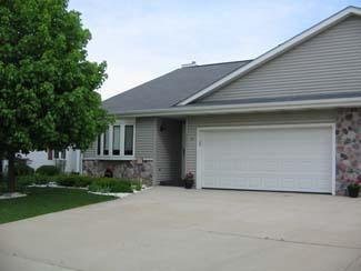 1606 Eden Dr, West Bend, WI 53095