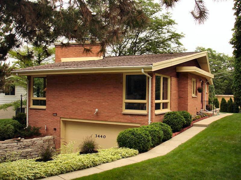 3440 N 107th St., Wauwatosa, WI 53222