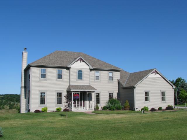 6263 Glen View Pkwy., West Bend, WI 53095