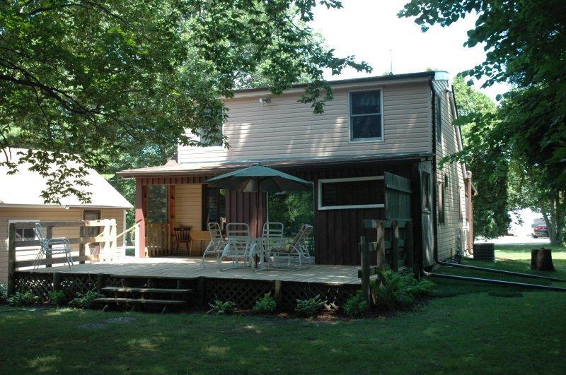 3649 E Garden Pl, Oak Creek, WI 53154