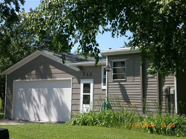 742 Main St., Addison, WI 53002