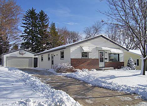 628 Mark Ave., Sheboygan Falls, WI 53085