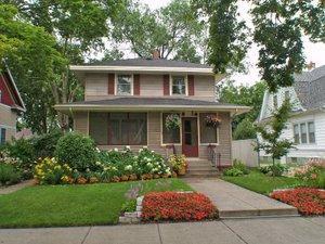 1118 S 13th St., La Crosse, WI 54601