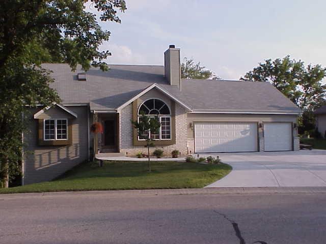 2193 W Oakridge Ave., East Troy, WI 53120