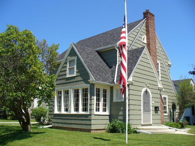 3216 Meadow Ln., Manitowoc, WI 54220