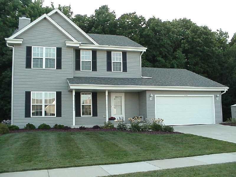 1733 Falcon Dr, Hartford, WI 53027