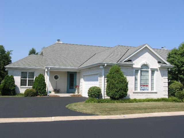 W233N3088 Oakmont Ct. #A, Pewaukee, WI 53072