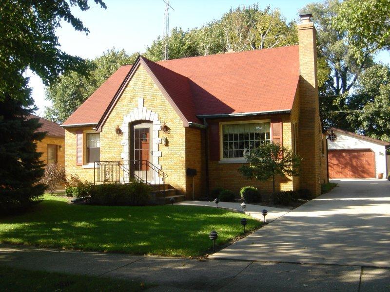 1900 74th Pl, Kenosha, WI 53143