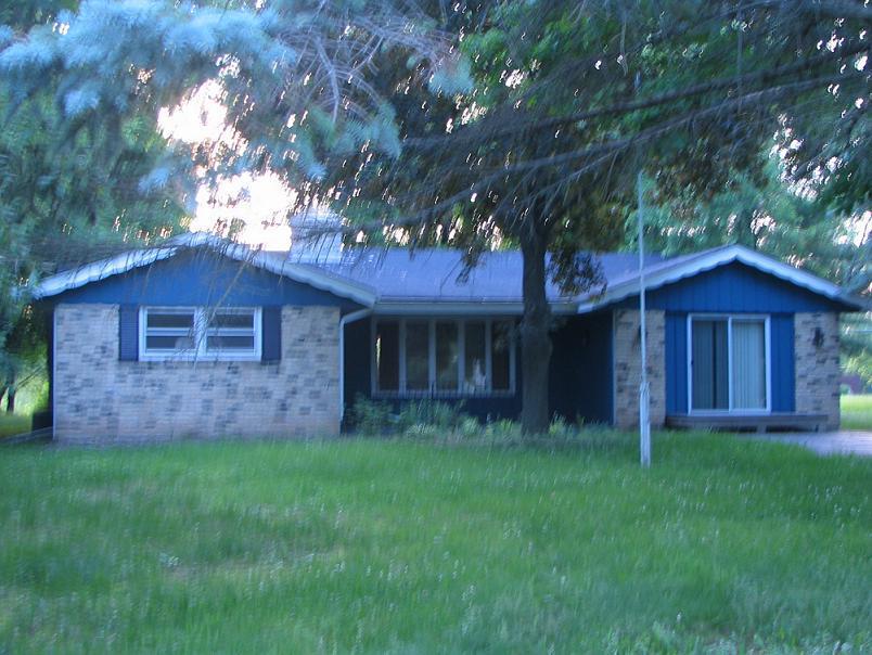 3729 N Lalumiere Rd., Oconomowoc, WI 53066