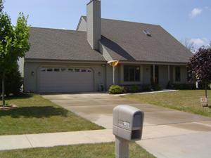 1009 Lou's Way, Slinger, WI 53086