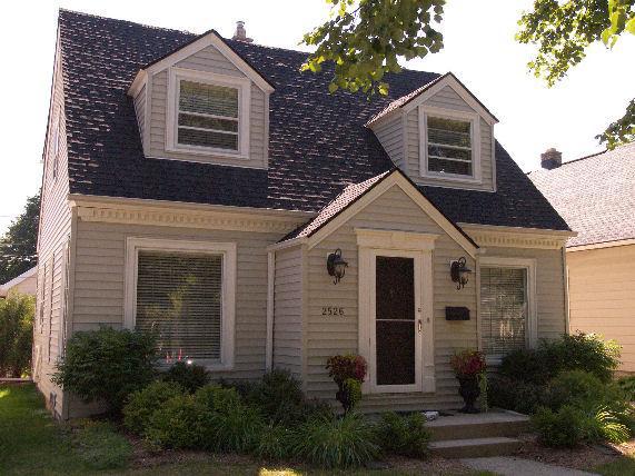 2526 N 71st St., Wauwatosa, WI 53213