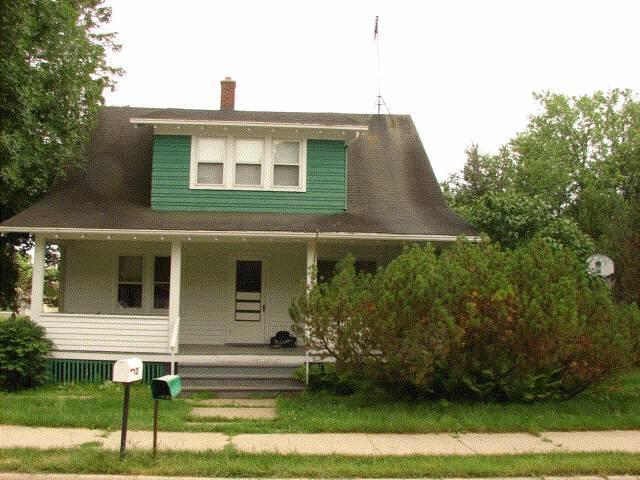 211 Lawndale, Slinger, WI 53086