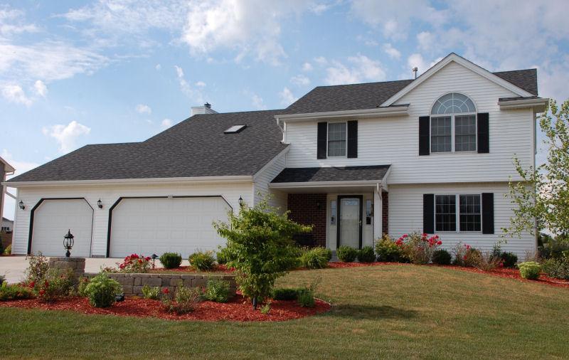 800 W River Edge Ct., Oak Creek, WI 53154