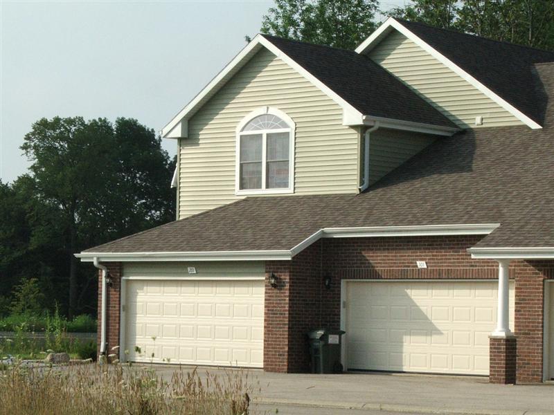 8485 S Ashbury Ln. #202, Oak Creek, WI 53154