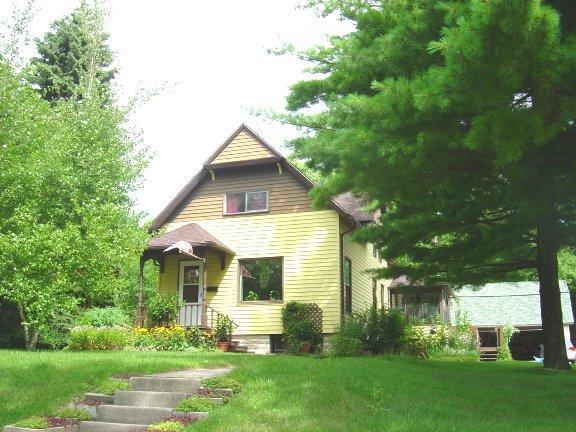 1028 Hickory St., West Bend, WI 53095