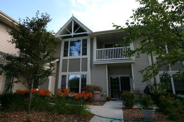 6170 Walnut Ln. #107, Cudahy, WI 53110