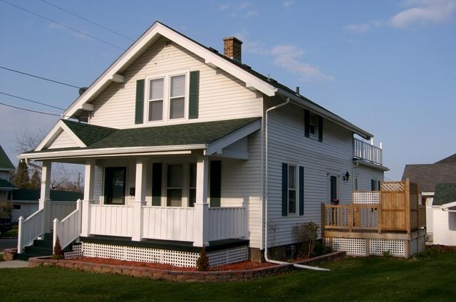 953 N 8th St., Manitowoc, WI 54220