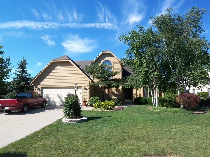 4365 S Deerwood Dr., New Berlin, WI 53151
