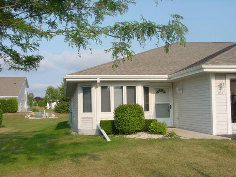 312 Hartford Sq., Hartford, WI 53027