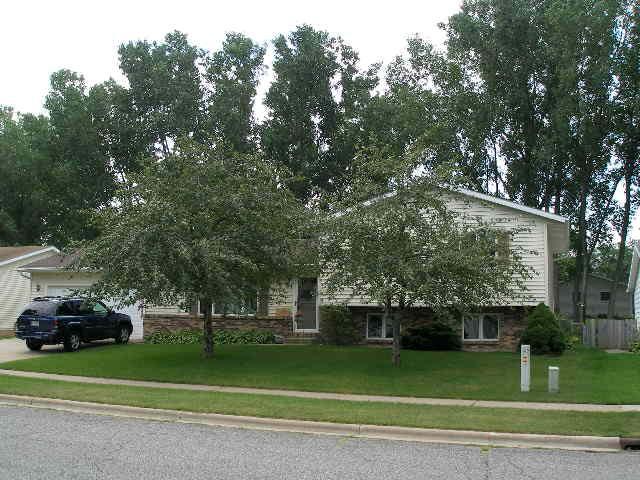 614 Troy St., Onalaska, WI 54650