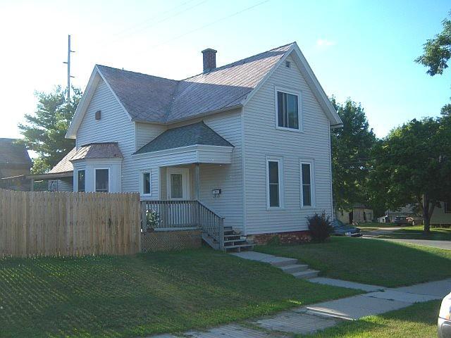 1402 S 11th St., Manitowoc, WI 54220