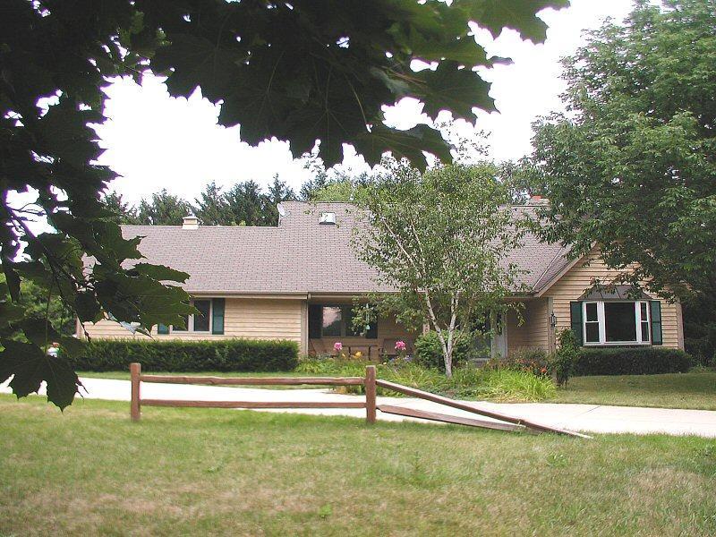 7204 White Pine Ct., Caledonia, WI 53126