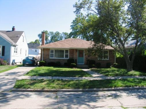 2017 74th Pl, Kenosha, WI 53143