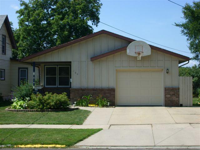 160 Tenny Ave., Waukesha, WI 53186