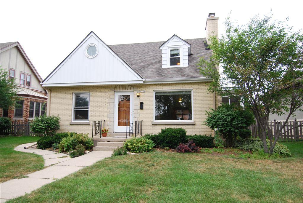9304 Jackson Park Blvd., Wauwatosa, WI 53226