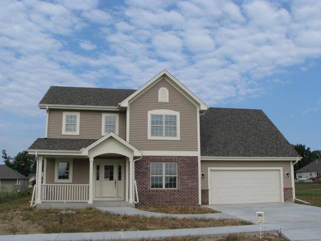 1457 Dovetail Dr., Hartford, WI 53027