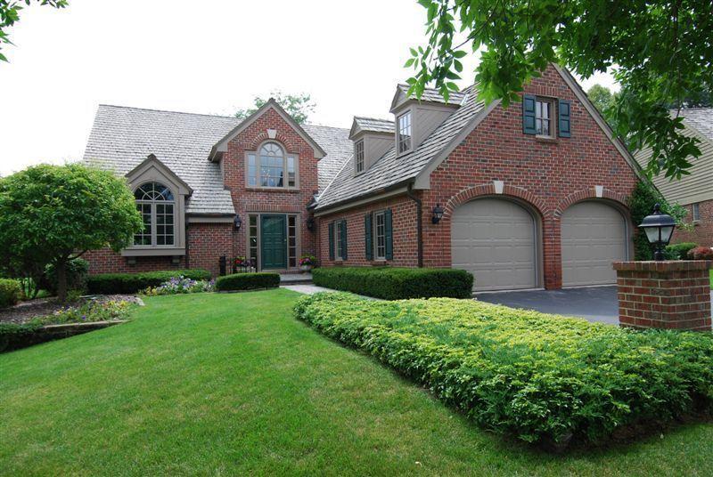 3821 W Fairway Heights Dr., Mequon, WI 53092