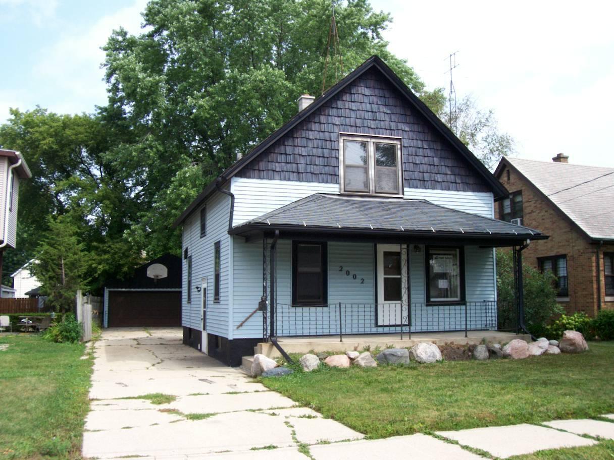 2002 43rd St., Kenosha, WI 53140
