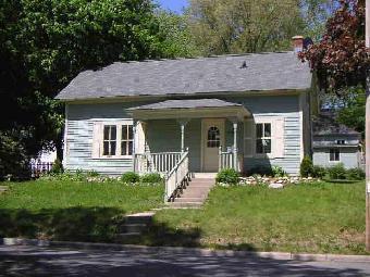 426 S 7th Ave, West Bend, WI 53095