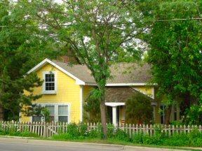 420 Cottonwood Ave., Hartland, WI 53029