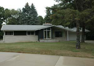 4907 Greenleaf Ct., Greenfield, WI 53228