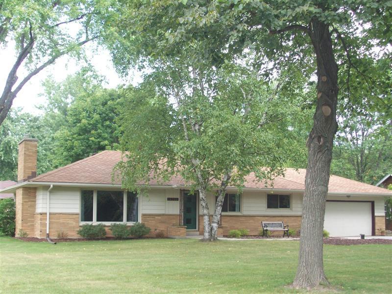 14722 W Woodland Dr., New Berlin, WI 53151