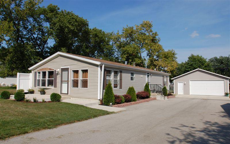 5970 S 32nd St., Greenfield, WI 53221