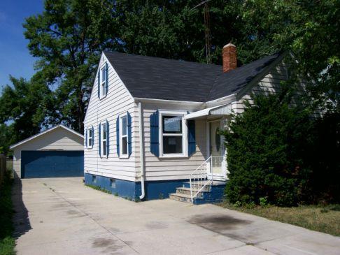 6822 32nd Ave., Kenosha, WI 53142