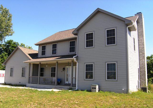 415 Ahrens Dr., Mukwonago, WI 53149