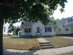 609 Beechwood Ave, Waukesha, WI 53186